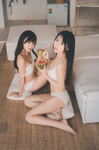 [Cosplay] Mbxer 面饼仙儿 & Zelizer – Pancake and Vanilla Meow 饼饼和香草喵